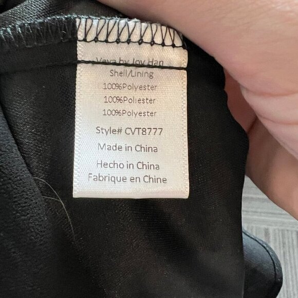 VaVa by Joy Han black off shoulder crochet trim blouse.  Size XS - Picture 9 of 9